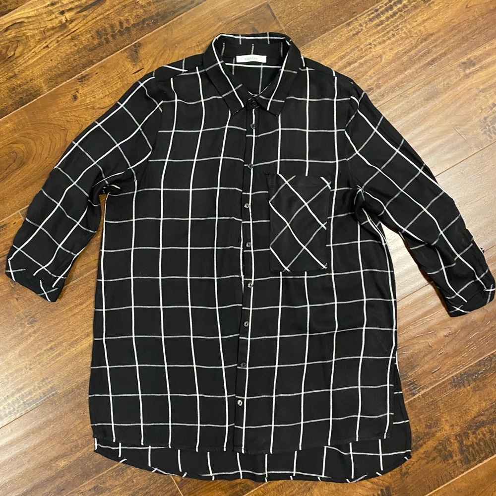 Mandee split hem button-down tunic, black and white